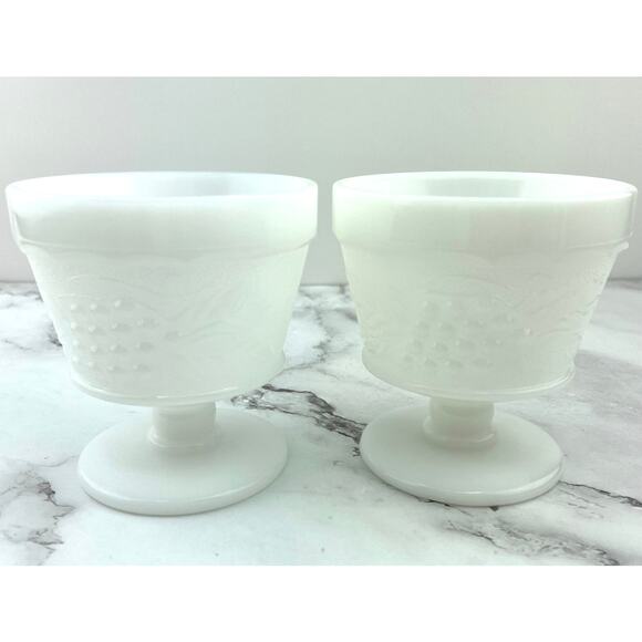 Vtg Anchor Hocking Milk Glass Grape Leaf Retro Mid Century Desert Cups Set of 2 - Picture 12 of 12